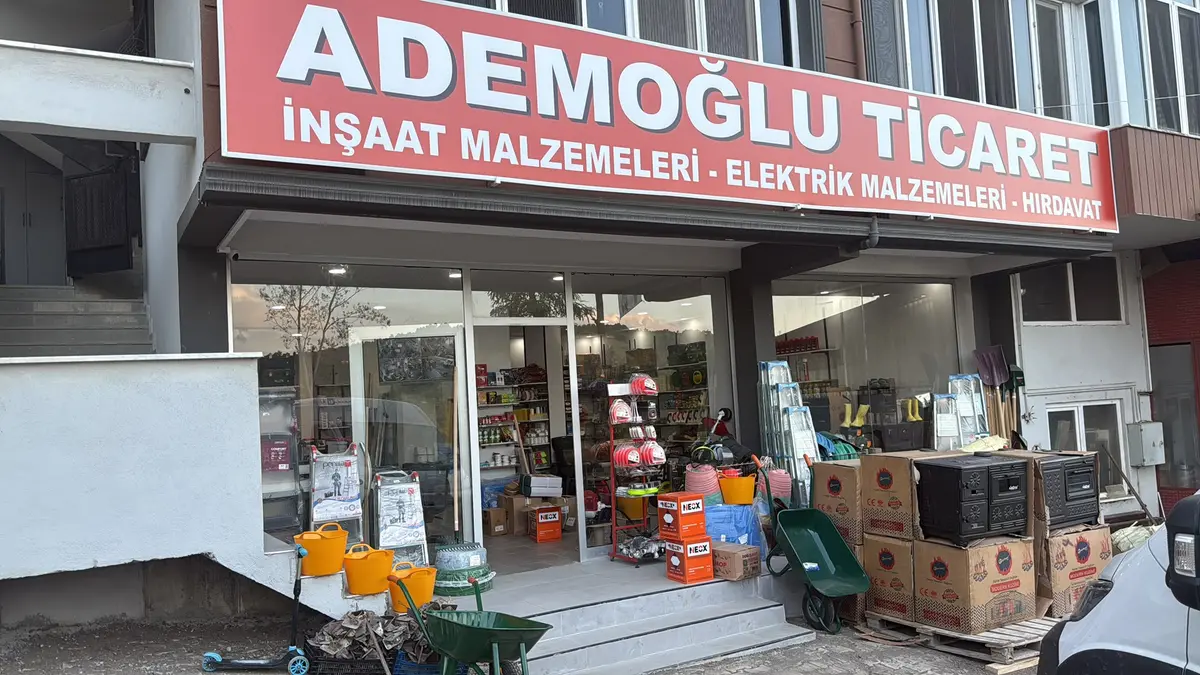 Ademoğlu Ticaret mağaza girişi